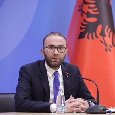 Gazmend Bardhi kërkon dorëheqjen e Bashës: Tërheqja juaj dhe e Sali Berishës mund të japë një shans për zgjidhje