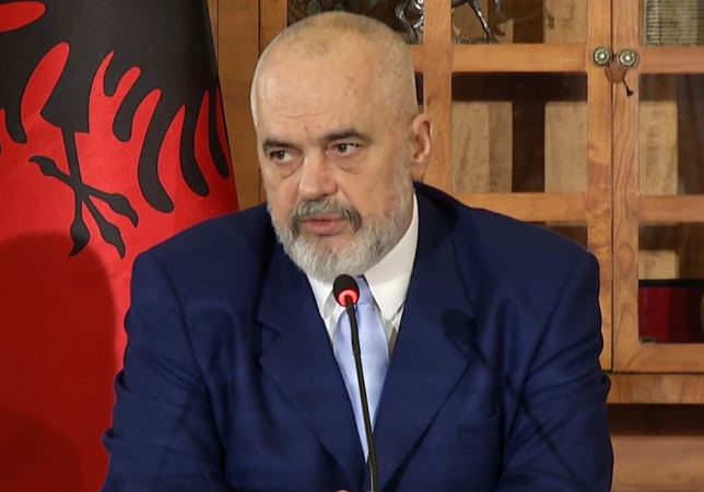 Rama iu përgjigjet akuzave për Ukrainën: Kemi ndihmuar ndër të parët, por jo për tu dukur në Tiranë