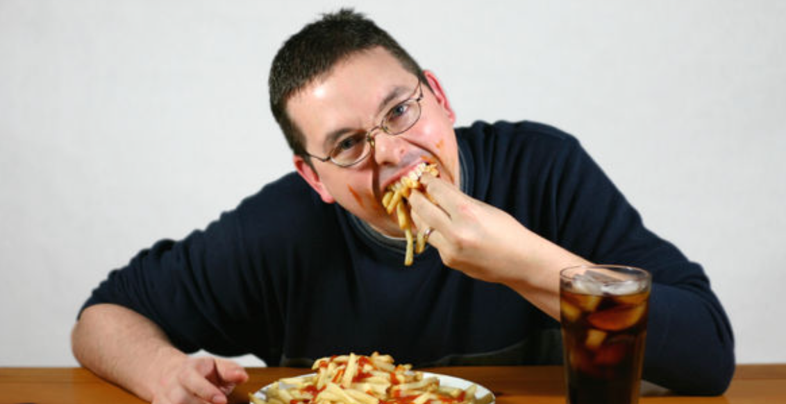 Të ngrënit ngadalë apo shpejtë? Përfitimet dhe cilën duhet të zgjidhni