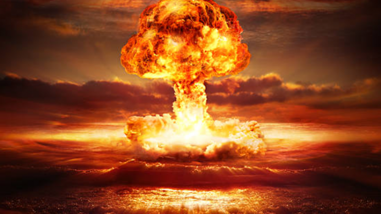 Pse një bombë me hidrogjen është më e fortë se një bombë atomike?