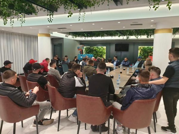 Pas dorëheqjes nga drejtimi i PD-së, Basha nis takimet me demokratët në terren