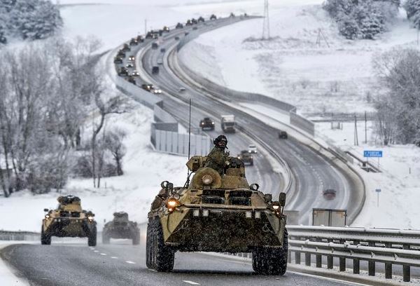 SHBA paralajmëron: Rusia nuk po tërhiqet nga Ukraina, po ndërron “ingranazhet”