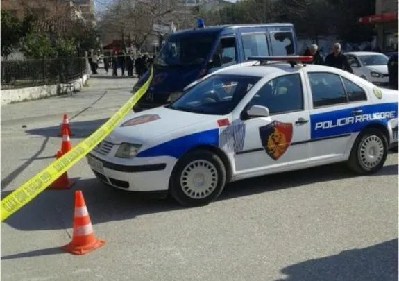 Aksident te lagjja nr.4 në Durrës, makina përplas të moshuarin