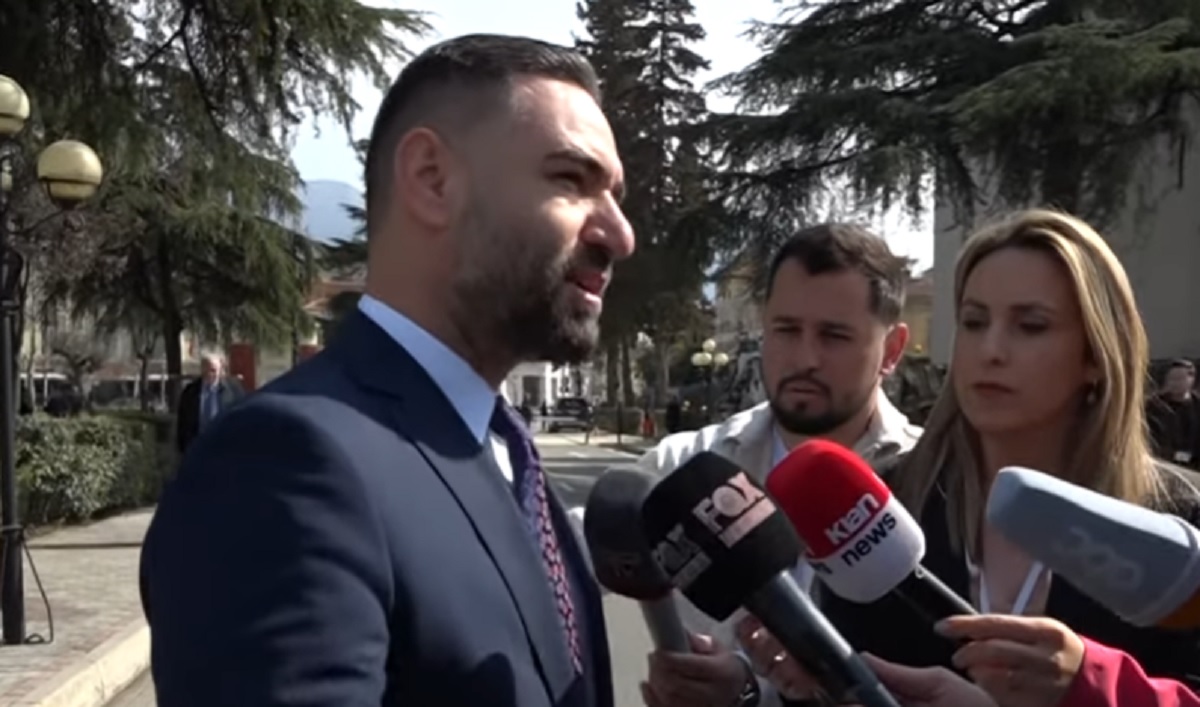 Deputeti Agalliu: Demokratët duhet të bashkohen, nëse Basha nuk dorëhiqet do të ndërmarrim hapat tanë