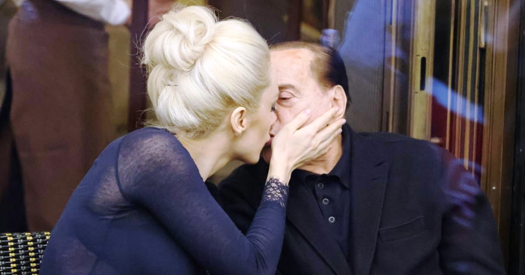 Berlusconi i jep fund beqarisë me partneren 53 vite më të re
