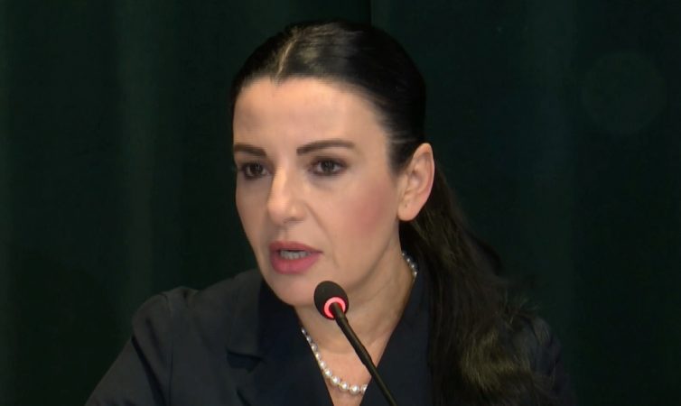 Shoqata e Transportit kërkoi rritje të çmimit të biletës në 80 lekë, Balluku: Ja çfarë kemi vendosur