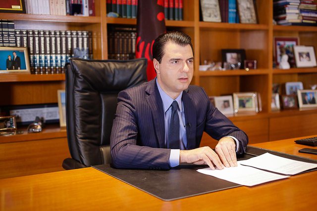 Basha bëhet me “shtëpi” të re, pas largimit nga drejtimi i PD-së