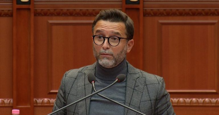 “Tregu është i kapur”, Braçe interpelancë me ministren e Bujqësisë: Kemi një kartel me tre kompani për inputet bujqësore