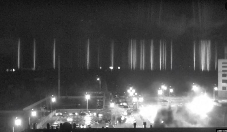 Rusia sulmon termocentralin më të madh bërthamor në Evropë, tentativa për të marrë qytetin kyç të Ukrainës