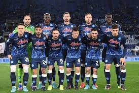 Parullat e turpshme/ U treguan rusëve se ku të godasin me raketa, shpërthen lideri i Napolit: Ju mungon truri