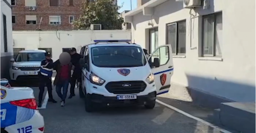 Prodhonte dhe shiste lëndë narkotike, arrestohet i riu