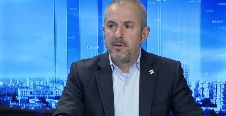 Dikur një nga njerëzit e tij të afërt, Rama shkarkon drejtorin e rëndësishëm