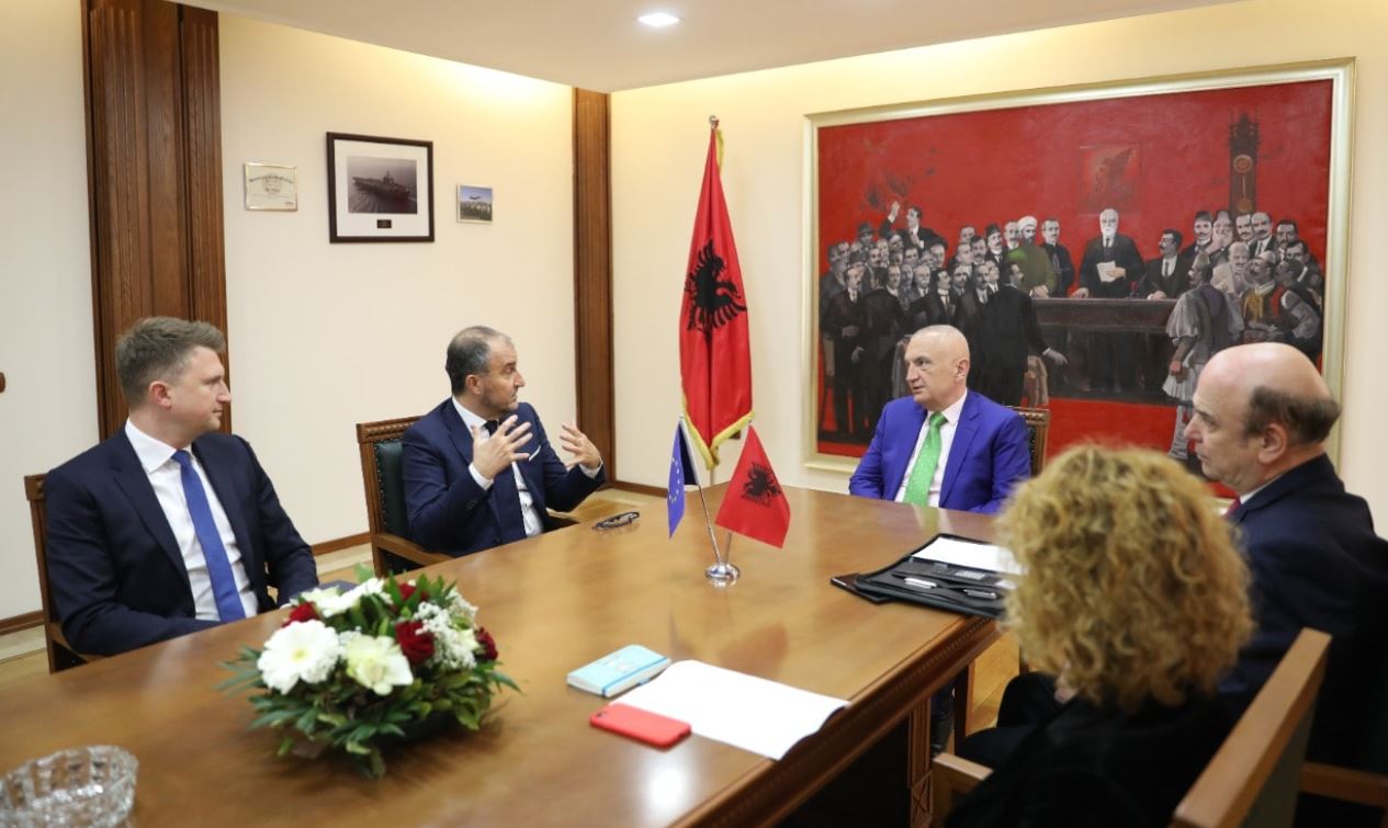 Presidenti Meta takohet me ambasadorin Soreca: Çelja e negociatave të anëtarësimit me Shqipërinë ka rëndësi parësore