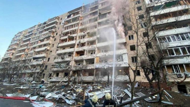 CNN: Rusia ka filluar të largojë disa forca nga Kievi