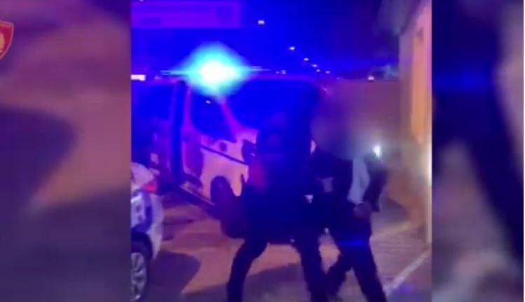 Kapen me drogë dy persona, policia i zbulon gjatë momentit të shkëmbimit (EMRAT)