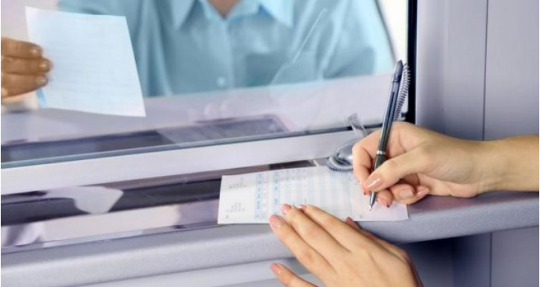 Për herë të parë në katër vite, rritet numri i llogarive bankare në Shqipëri