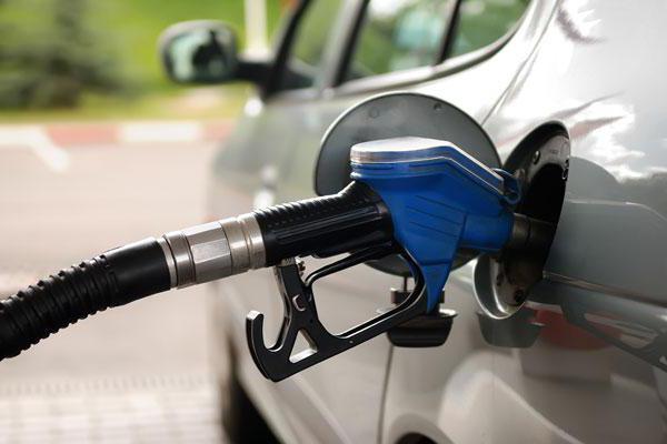 Si të kursesh karburant në këtë kohë krize?