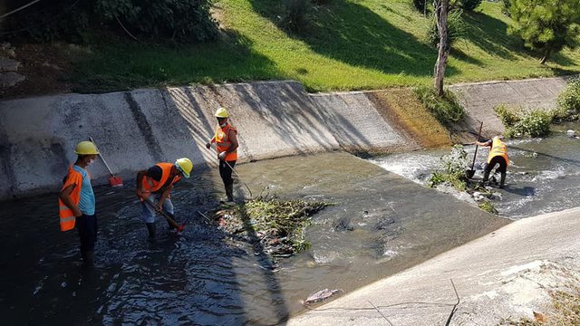 Banorët gjejnë në lumin e Lanës një 65-vjeçar të vdekur, ja çfarë thotë policia
