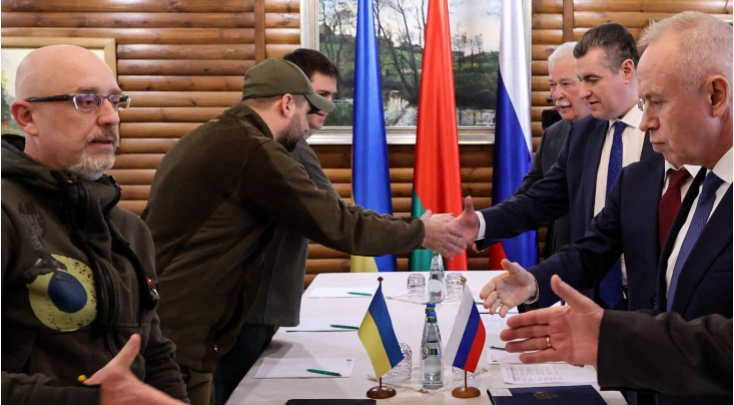 Takimi i tretë me negociatorët rus, mbërrin në Bjellorusi delegacioni ukrainas