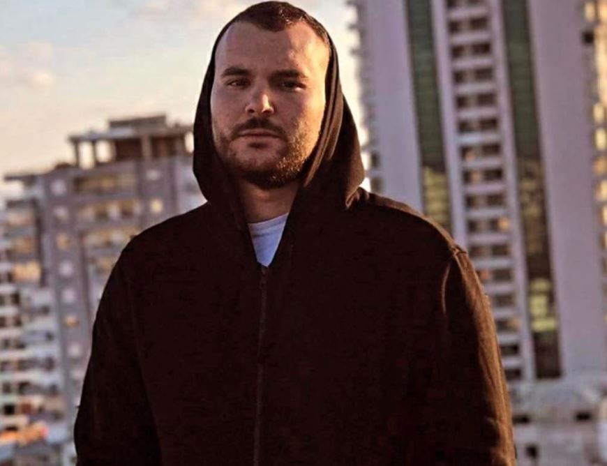 Del foto e të riut që humbi jetën në aksident, i ati në gjendje të rëndë në spital (EMRI)