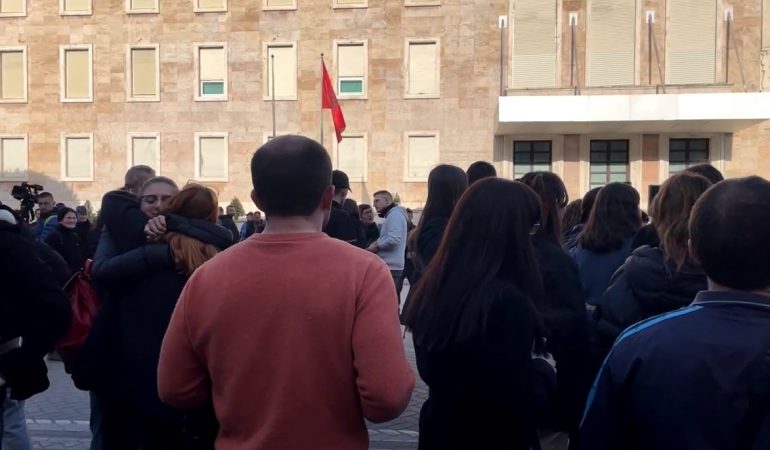 Kundër rritjes së çmimeve, nis protesta para kryeministrisë