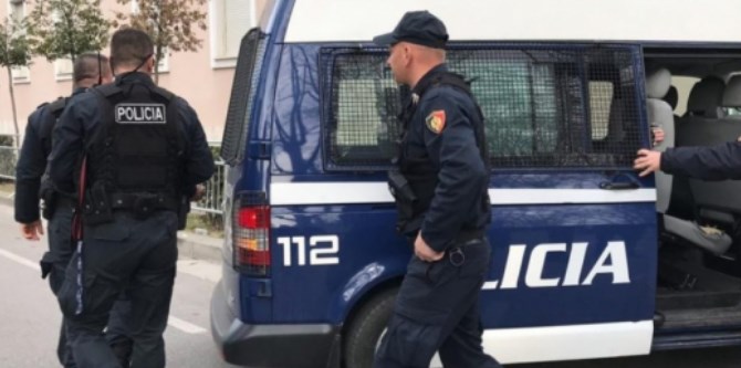 Mashtruan për të marrë ndihmën ekonomike, procedohen penalisht 51 qytetarë dhe administratorja sociale e bashkisë