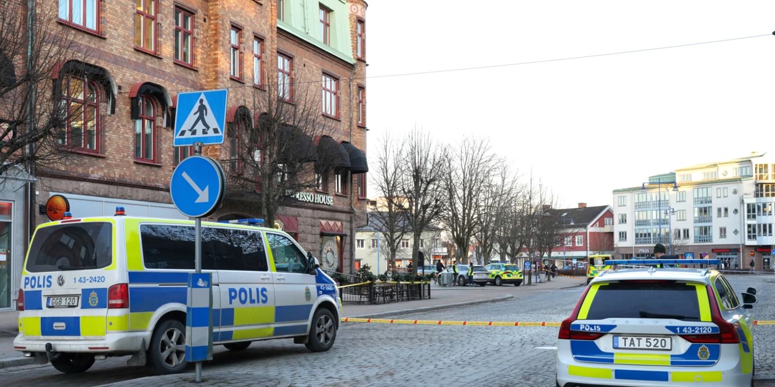 Dy gra vriten pas sulmit në një shkollë në Suedi, autori një 18-vjeçar