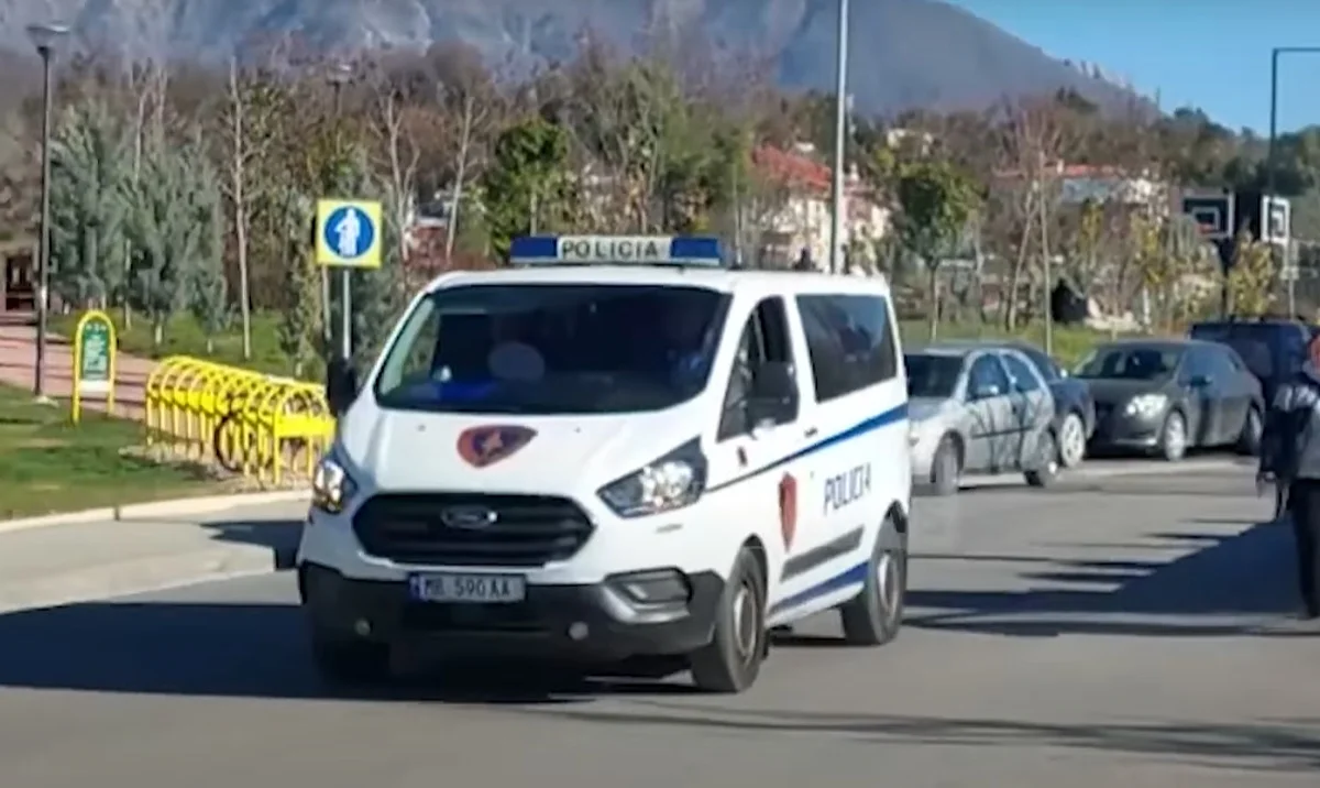 Hodhi bashkëjetuesen nga ballkoni, policia arreston 62-vjeçarin: Gruaja e raportoi ngjarjen aksidentale