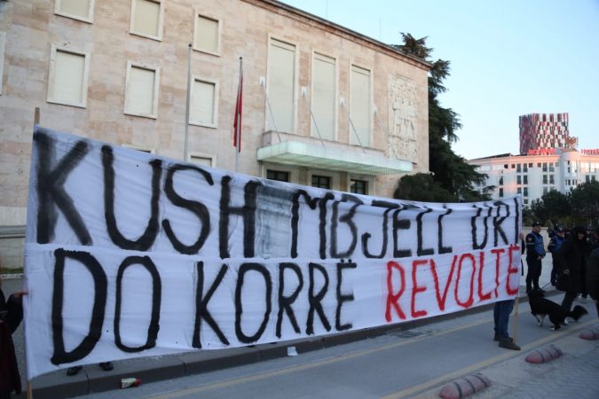 Shqipëria marshon sot drejt Kryeministrisë! Edhe durrsakët i bashkohen protestës në Bulevard për rritjen e çmimeve, çfarë pritet