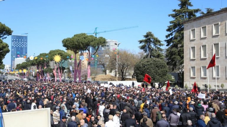 Protestë kundër rritjes së çmimeve, qytetarët marrin vendimin: 24 orë para Kryeministrisë