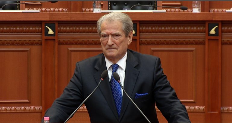 “Më shpëtoni nga Sali Berisha”, Rama i kërkoi SPAK-ut ta hetonte, reagon ish-kryeministri: I ka hyrë lepuri në bark