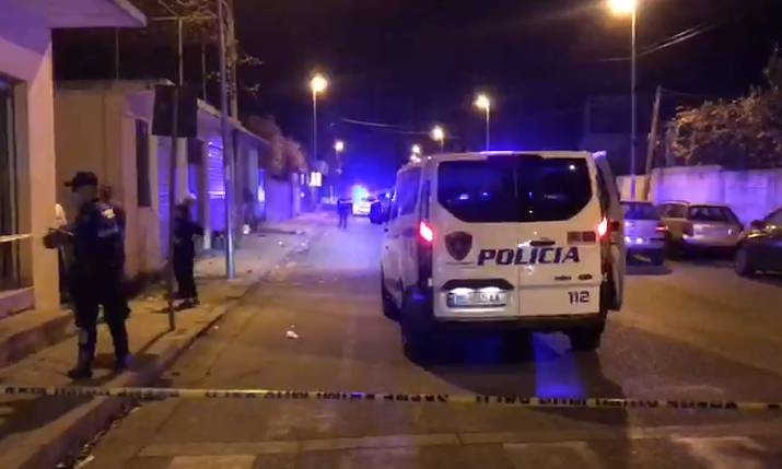 Shpërthim tritoli gjatë natës në portën e një banese në Shkodër, policia vihet në kërkim të autorëve