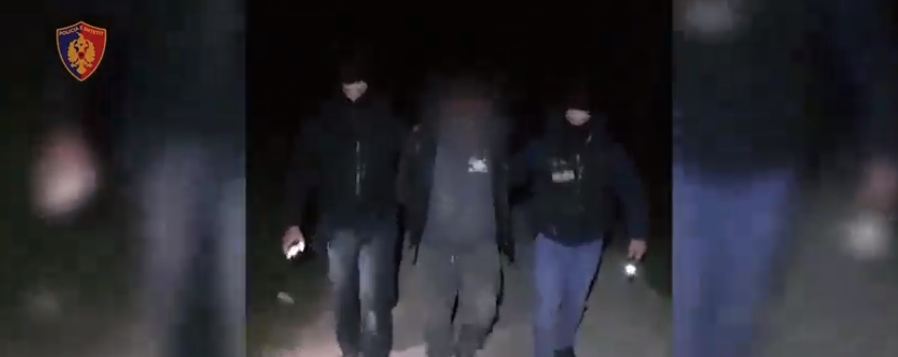 Kishin mbushur makinën plot me kanabis, arrestohen 3 persona (VIDEO)