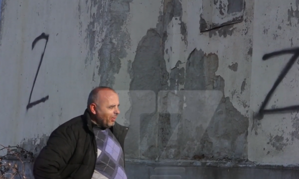 Simboli ‘Z’ i përkrahjes ndaj Rusisë, shfaqet në një kishë në Kosovë, banorët dhe autoritetet të shqetësuar