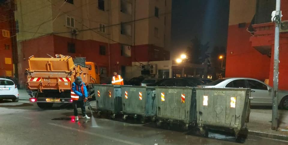 Bashkia Durrës hap dy tendera me vlerë 348 mln lekë për blerje kazanësh të mbetjeve urbane dhe ndriçimin e një aksi rrugor