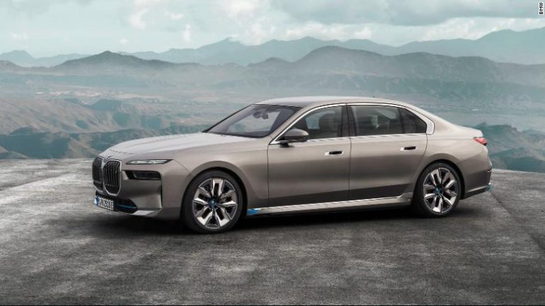 BMW prezanton makinën e re elektrike me vlerë 120,000 dollarë