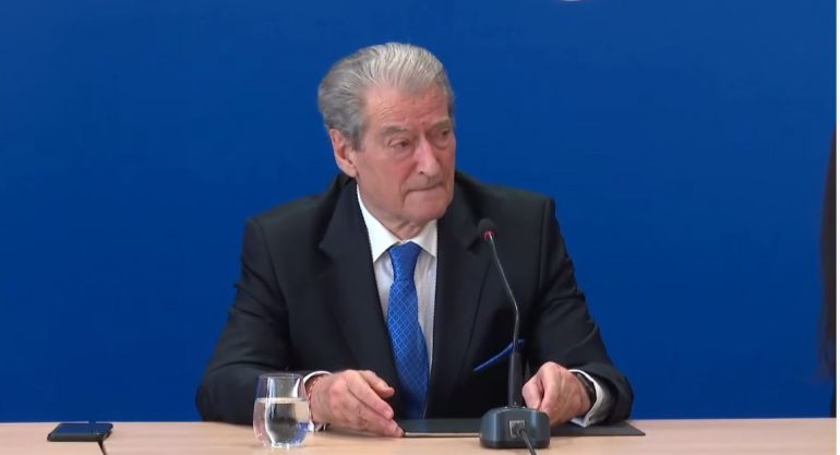 Berisha: Legalizimi i kanabisit i dëmshëm për Shqipërinë