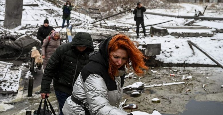 Ushtarët rusë përdhunojnë dhjetëra gra dhe vajza të mitura në Ukrainë