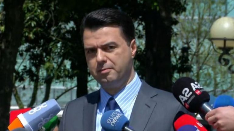 Rama tha se i ka çuar SMS, Basha zbulon komunikimet me kryeministrin