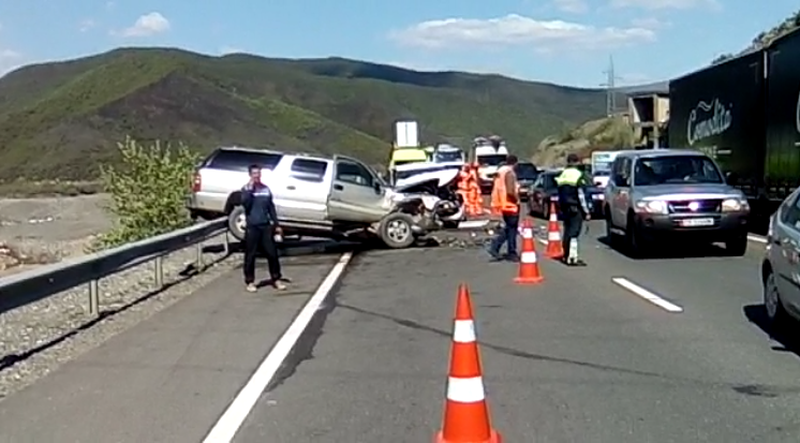 Aksident në seri, përplasen tre mjete, tre të plagosur