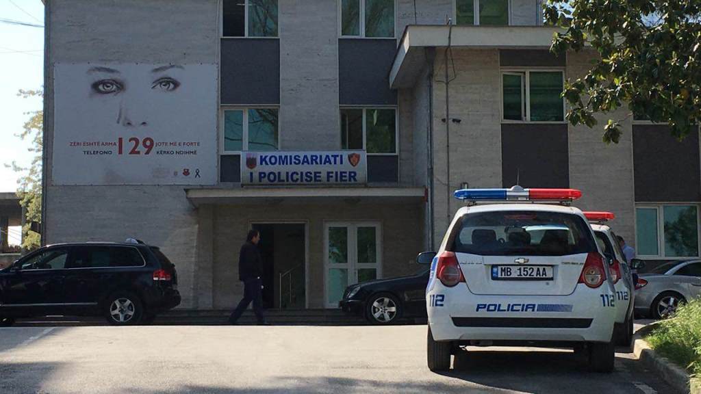 “Kishte thonjtë e gjatë”, të afërmit flasin për krimin makabër në Fier