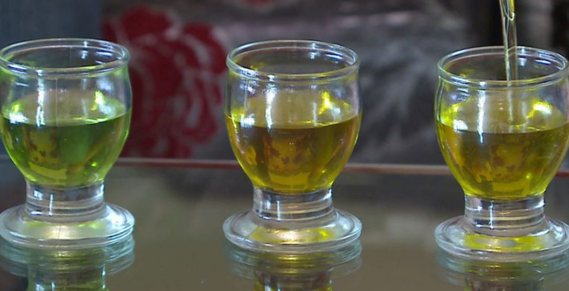 Këto janë disa nga truket, që mund të përdorni për të parë nëse vaji i ullirit është apo jo cilësor