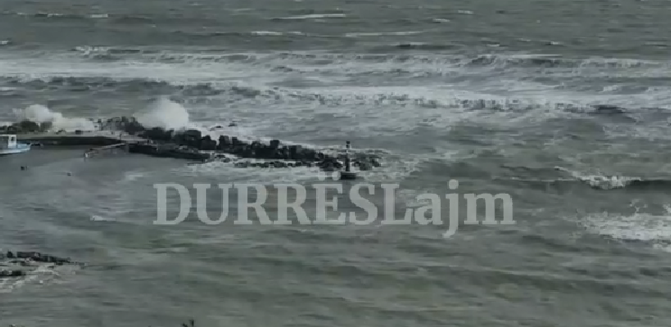 VIDEO/ Moti i keq dhe deti i trazuar në Durrës, vjen pasoja e parë