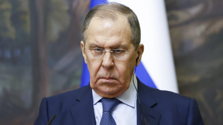 Lavrov: Rusia nuk do të përdorë armë bërthamore