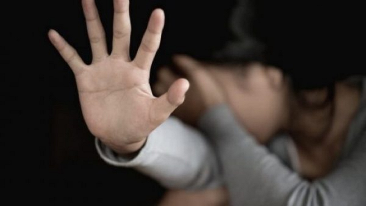 Lihet në burg babai që abuzoi me vajzën e mitur