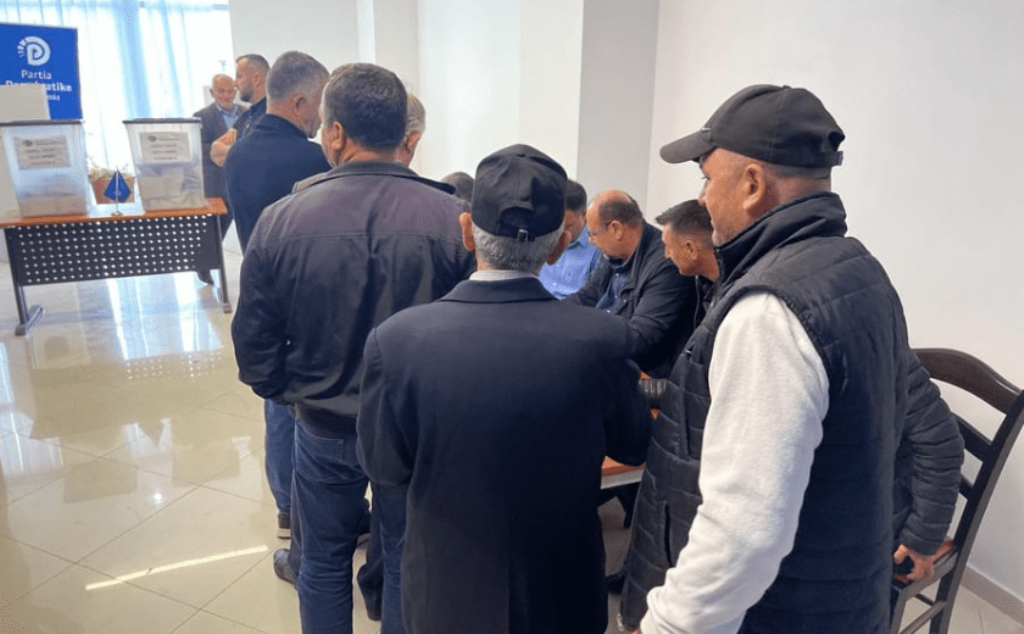 Përfundon procesi/ Ja kush u zgjodhën kryetarë të degëve të PD-së në Gjirokastër,  Përmet, Tepelenë, Memaliaj