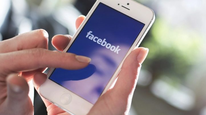 Lufta kundër lajmeve abuzuese, BE gati projektligjin: Ja “detyrimi” për “Facebook”, “Twitter” dhe “Google”…