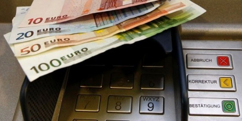 Rritet paga minimale në Kosovë