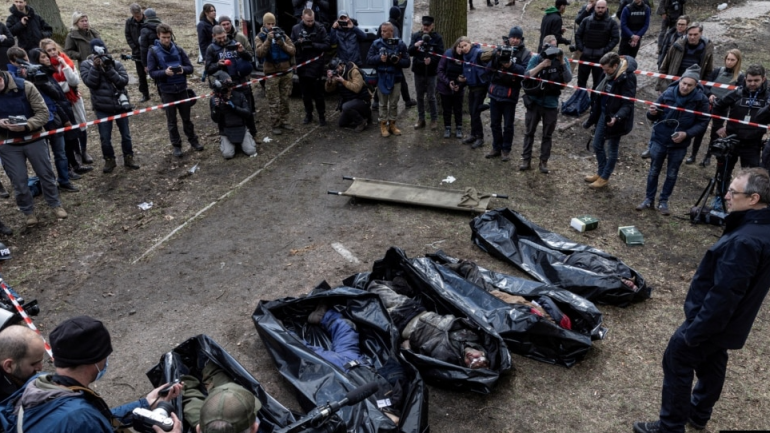 Rreth 900 trupa civilësh janë gjetur në rajonin e Kievit