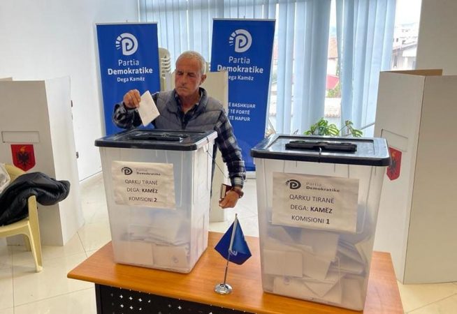 Nga Tirana, Vlora dhe Gjirokastra, qytetet ku po mbahen sot zgjedhjet për kryetarë dege të PD-së